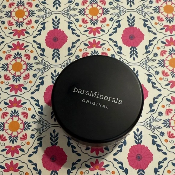 bareMinerals Original Foundation in Black Container - Picture 1 of 3